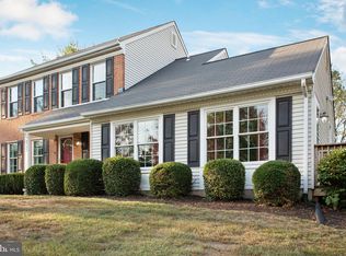 8782 Autumn Hill Dr, Ellicott City, MD 21043