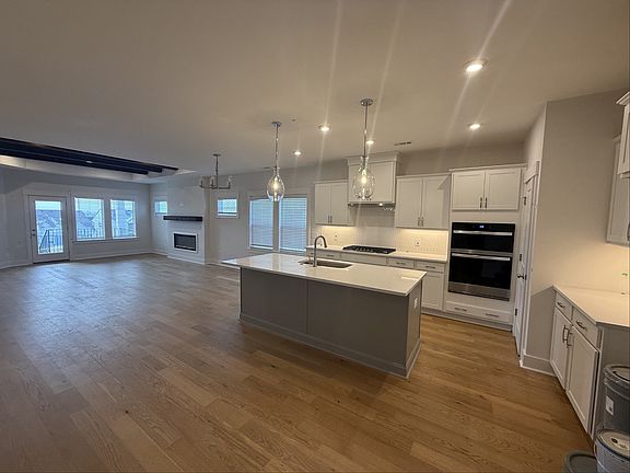 5th image of 1364 Ashton Park Dr