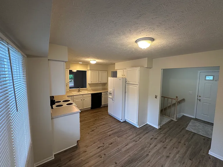 7710 Ringneck Dr — Photo 2