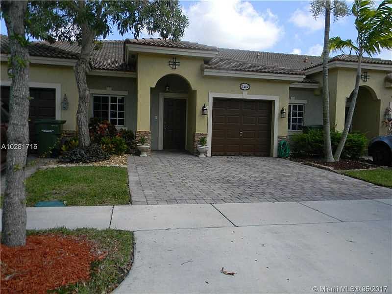 1st image of 3352 NE 11th Dr #0