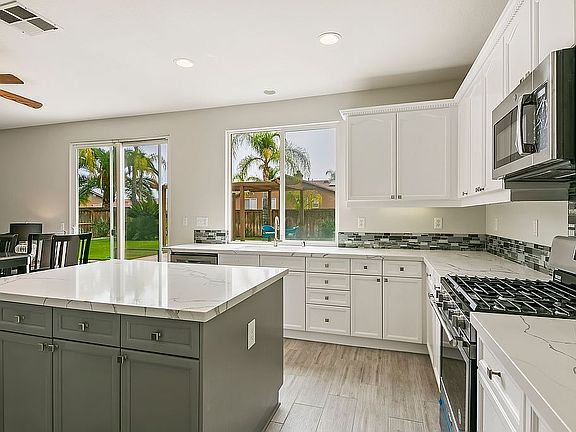 5th image of 41244 Coolidge Way