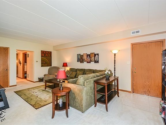 4th image of 17721 Bernard Dr APT 2A