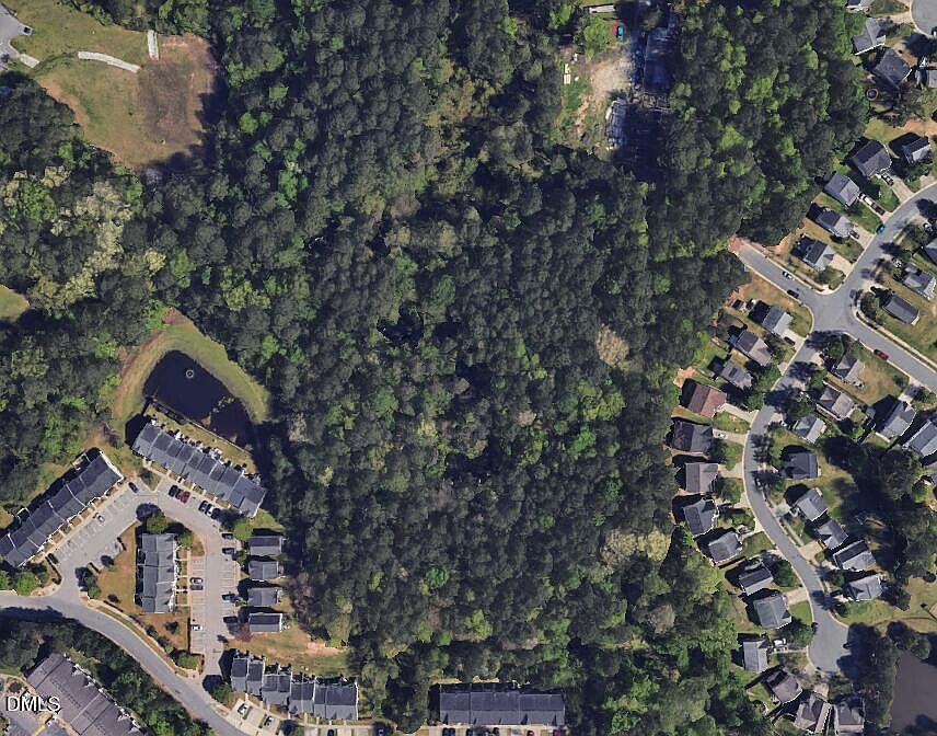 2nd image of 907 Lynn Rd #2