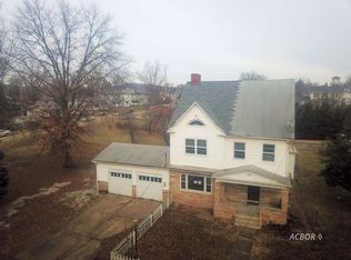 310 Blennerhassett Ave, Belpre, OH 45714