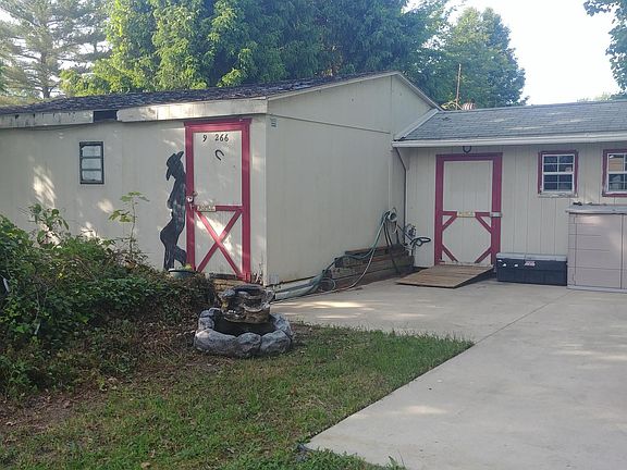 3rd image of 266-266 267 Teton Lane Gln #9