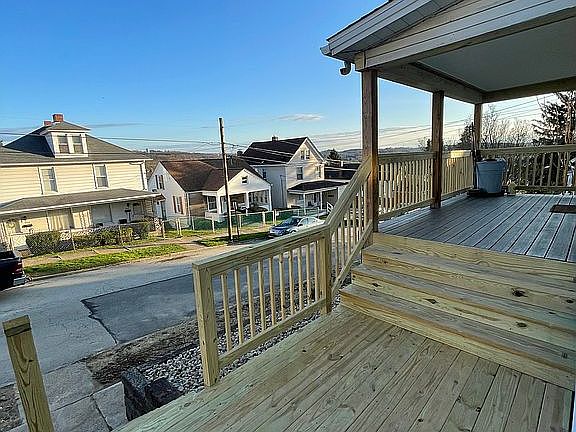 3rd image of 805 Ellsworth Ave