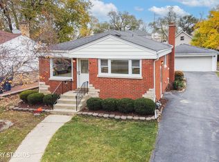 963 S Stratford Ave, Elmhurst, IL