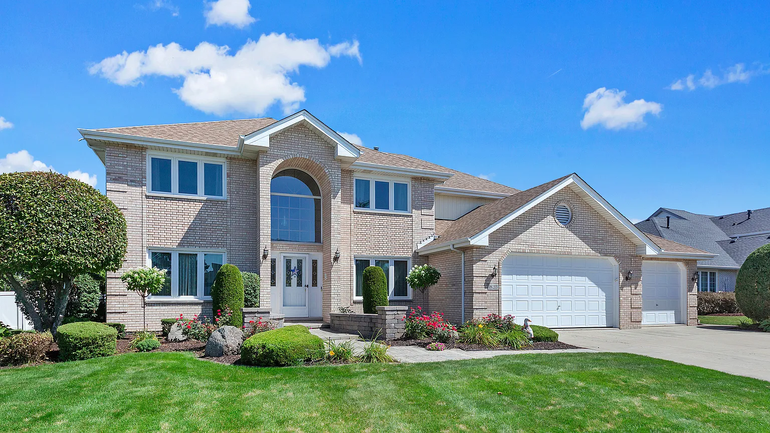 18213 Hummingbird Dr photo 1