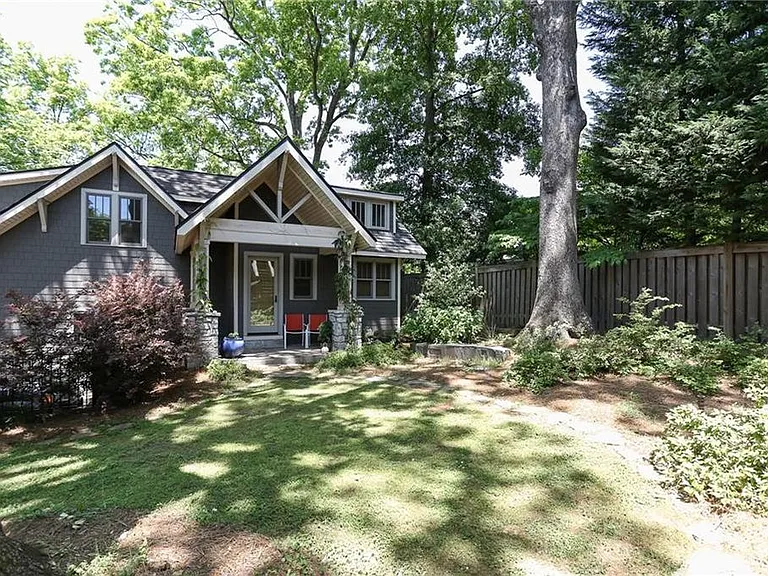 780 Clemont Dr NE — Photo 3