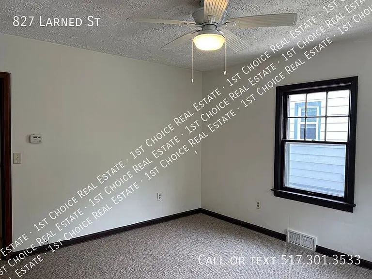 827 Larned St — Photo 4