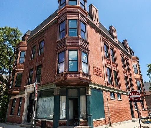 3rd image of 835 N Wolcott Ave #1417