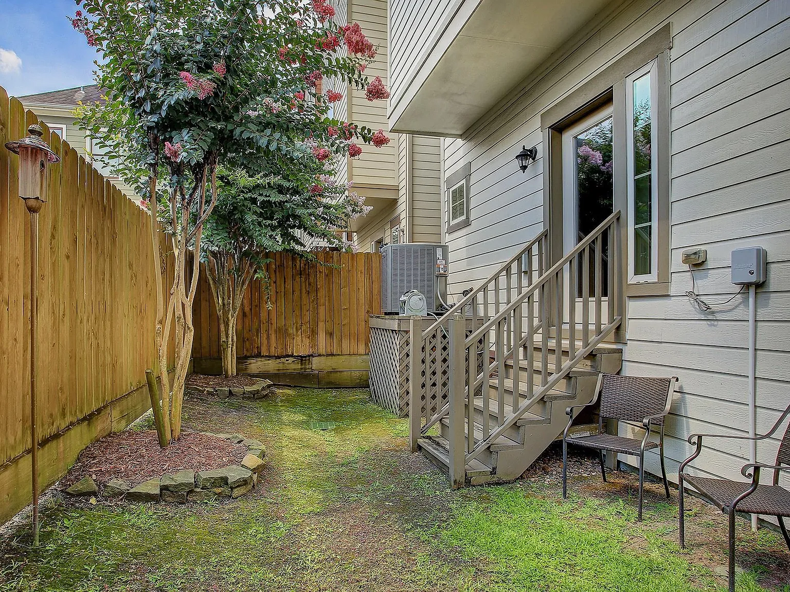3 bed, 3.5 bath, 2409 sqft, $3,500 — Photo 3