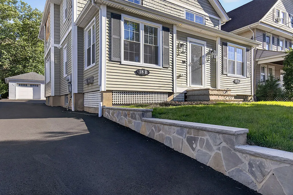 3 bed, $6,500 — Photo 2