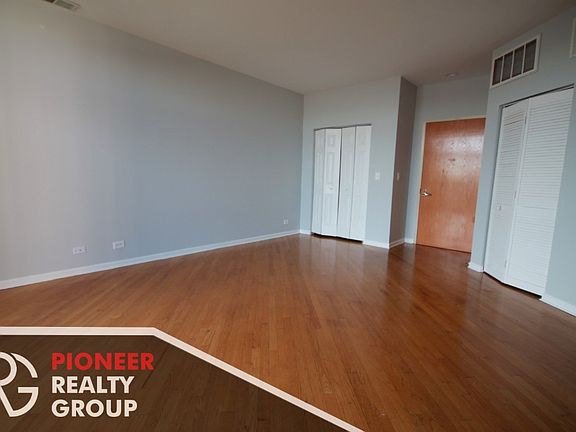 3rd image of 2451 W Howard St #2451605