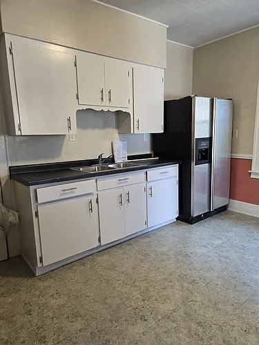 209 Antoine St Photo 1