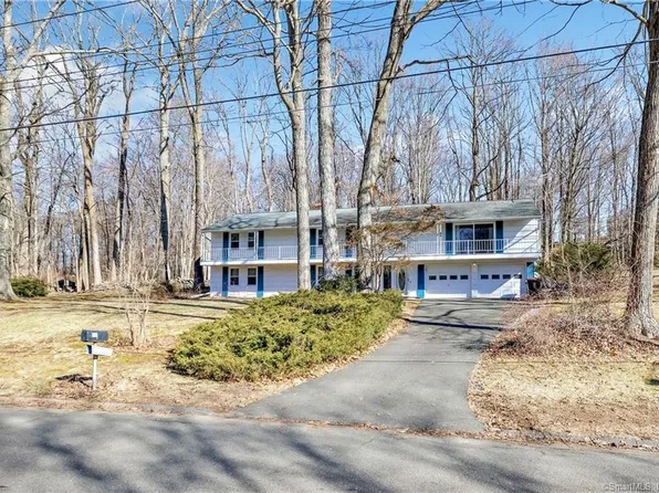 33 Deepdene Road, Trumbull, CT 06611