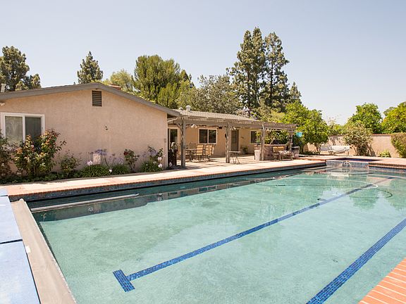 5th image of 1024 Jeannette Ave