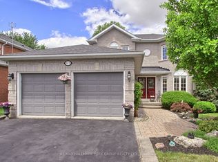 571 Goodyear Cres, Newmarket, ON L3Y 8L2
