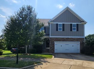 910 Minerva Dale Dr, Fuquay Varina, NC 27526
