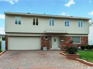 3024 Susan Rd, Bellmore, NY 11710