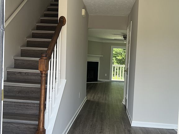 2nd image of 1877 Barrington Ct