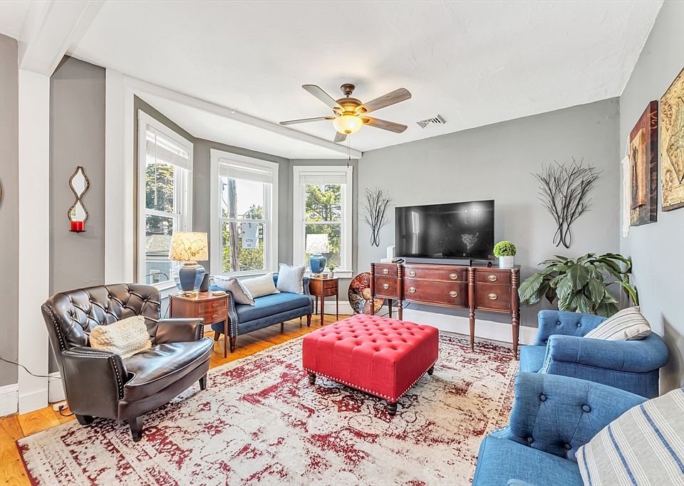 1st image of 109 Sheridan St APT 3