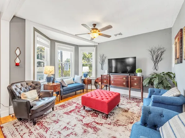 109 Sheridan St APT 3, Jamaica Plain, MA 02130