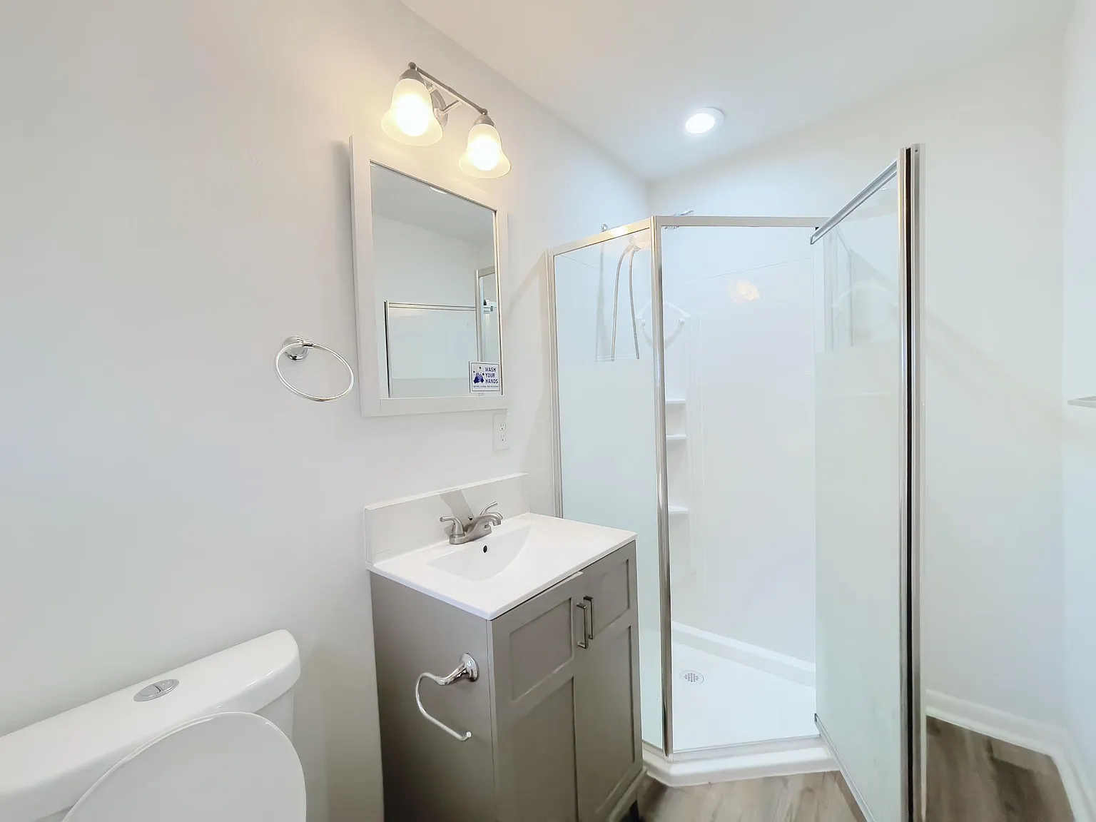 4 bed, 4.0 bath, 3500 sqft, $1,209 — Photo 3