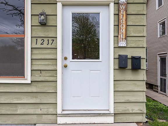 3rd image of 1217 Grand Ave