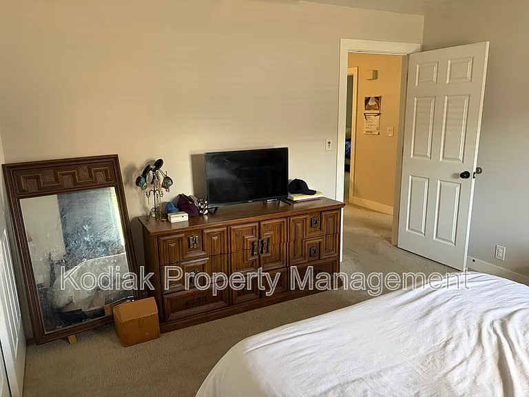83 E 550 N — Photo 9