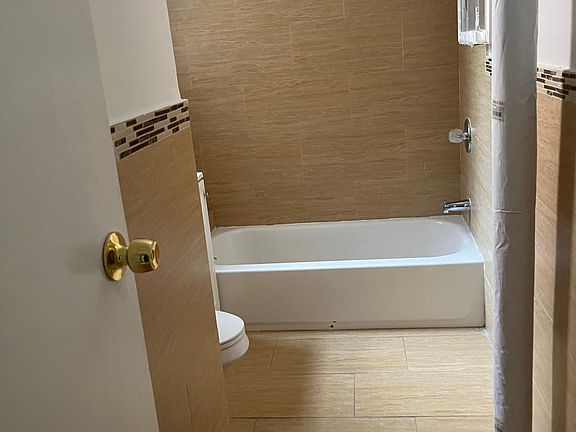 3rd image of 482 Summer Ave Floor 3
