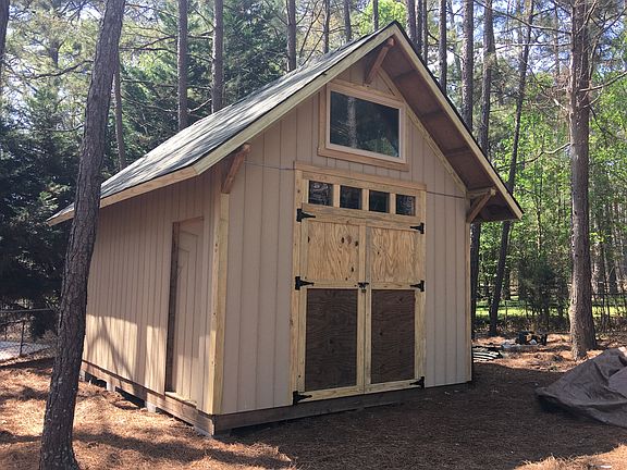2nd image of 422 Shadow Oak Dr SE