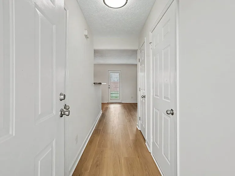 919 Tapoco Ct — Photo 2