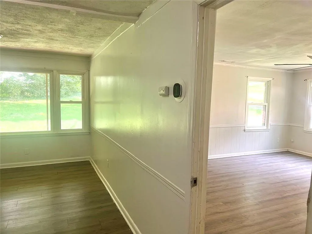 5 bed, 2.0 bath, 1480 sqft, $2,000 — Photo 4