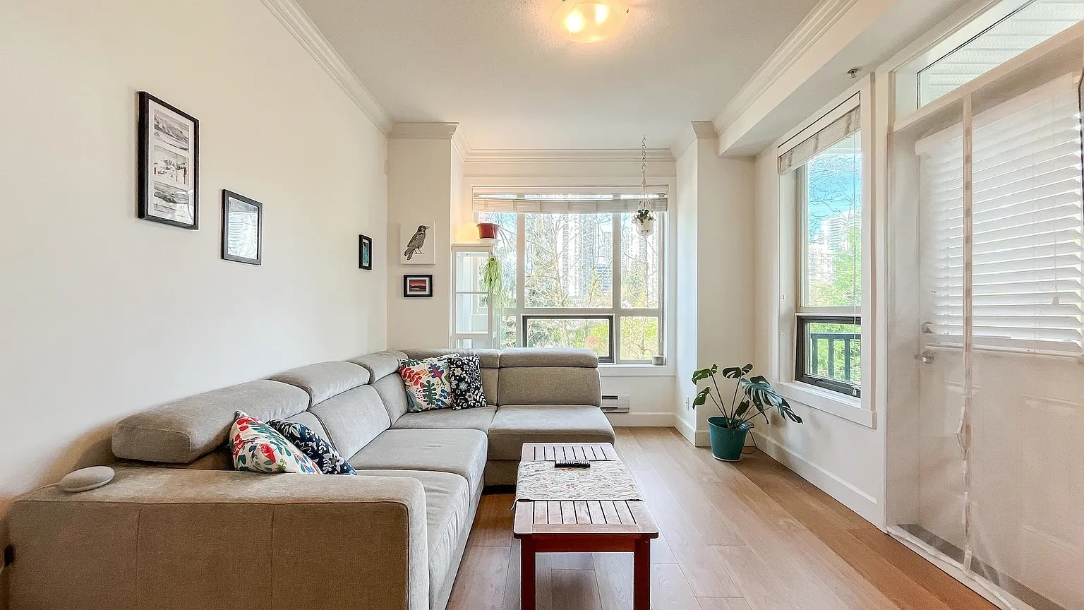 13897 Fraser Hwy #301 photo 1
