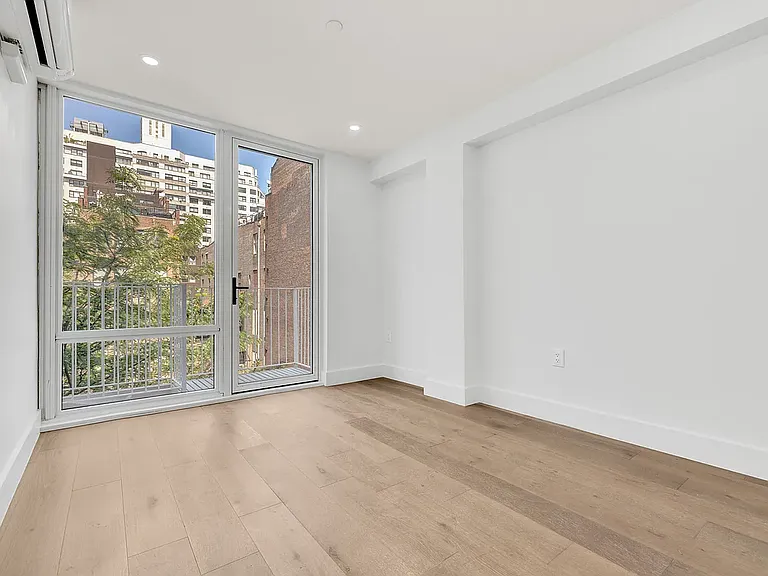 20 E 13th St #4A — Photo 6