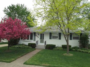 8006 Scott Ln, Machesney Park, IL 61115