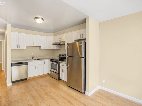 3rd image of 1462 California St APT 1
