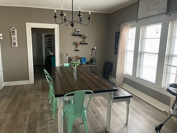 5th image of 207 N Avenue G