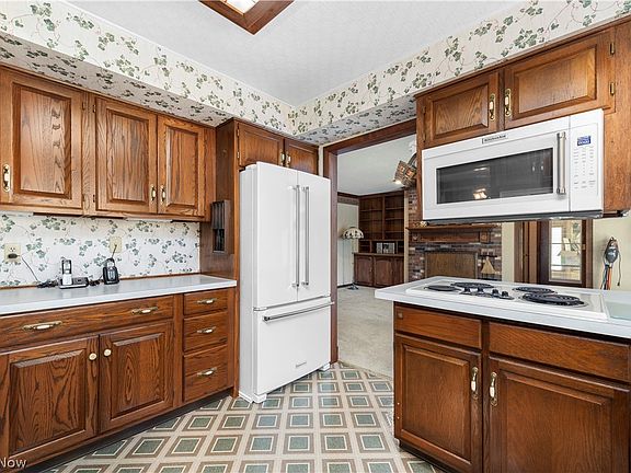 4th image of 3516 Meadowbrook Dr