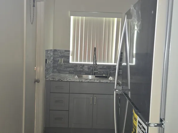 581 Blue Heron Dr APT 108B, Hallandale Beach, FL 33009