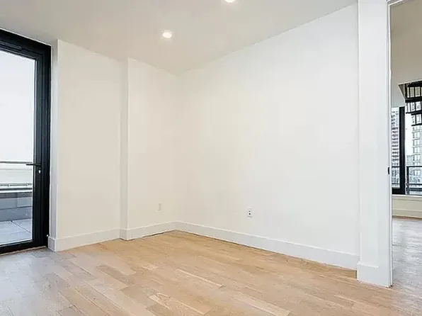 260 Gold Street image 2 of 32