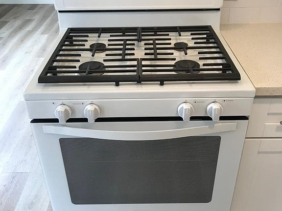 5th image of 7117 Whitsett Ave #2