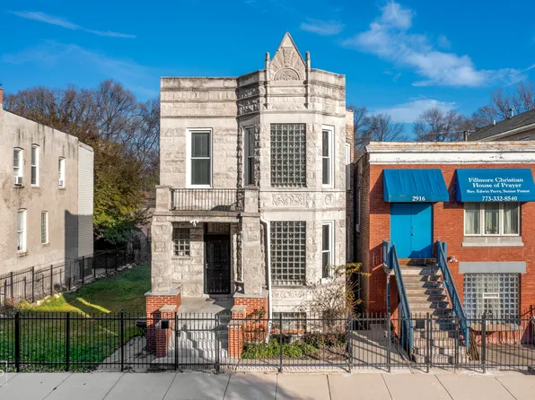2918 W Fillmore St, Chicago, IL 60612