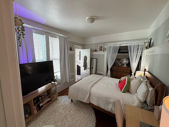 2nd image of 805 Valencia St APT 18