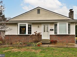 2952 Gohn Dr, Willow Grove, PA 19090