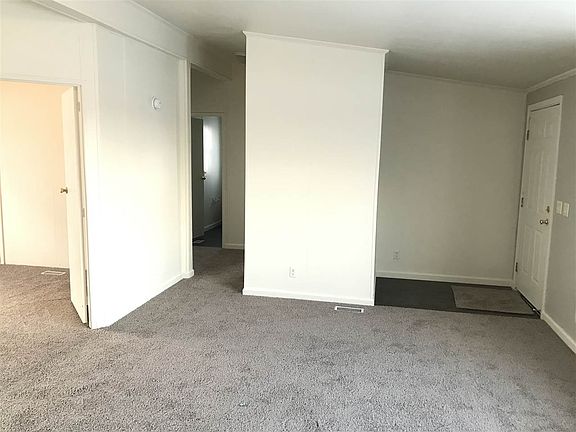 4th image of 4165 Aspen St