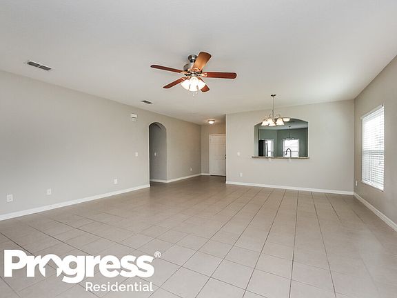 4th image of 3187 Queen Alexandria Dr