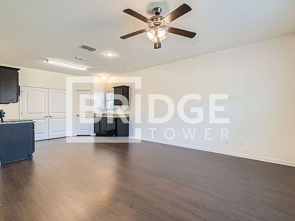 2nd image of 1408 Lake Crest Ln