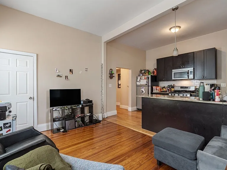 50-52 Shepard St #2 — Photo 1